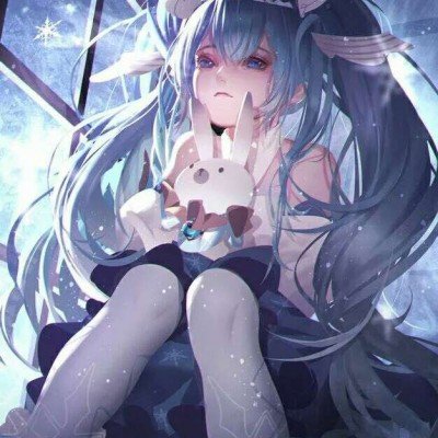 女子无视哈里夫妇淡定晒太阳走红